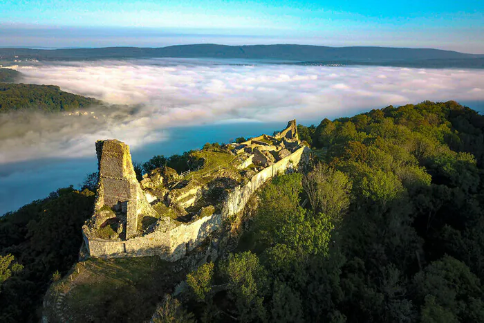 Anniversaire des 40 ans de l'achat du site médiéval de Montfaucon par la Commune et du début des travaux au château Château de Montfaucon Montfaucon