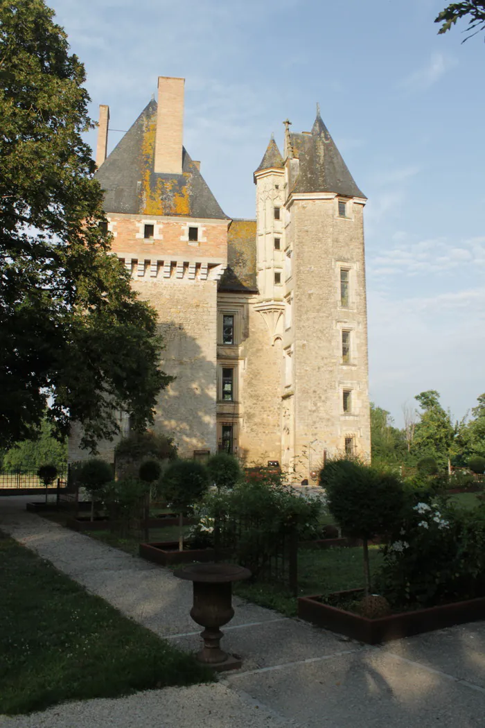 Visites commentées du château de Verdelles Château de verdelles Poillé-sur-Vègre