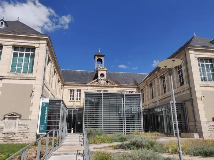 Du Château au Palais de Justice Château des ducs de Bourbon Montluçon