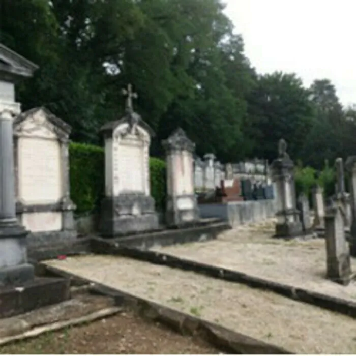 Visite du cimetière du Mont-Chevis à Montbéliard Cimetière du Mont-Chevis Montbéliard