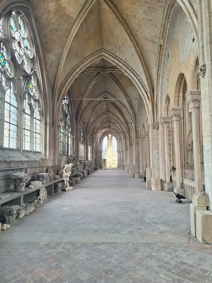 Visite découverte de la Collégiale et du dépôt lapidaire Collégiale Notre-Dame à Mantes-la-Jolie Mantes-la-Jolie