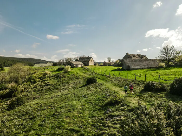 Initiation au trail sur le parcours de Boissets : boucle patrimoniale et paysagère des gorges aux causses Domaine de Boissets Sainte-Enimie