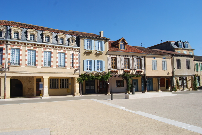 Suivez le guide pour découvrir le village natal de d'Artagnan et un moulin XVIIIe siècle Église Saint-Barthelemy Lupiac