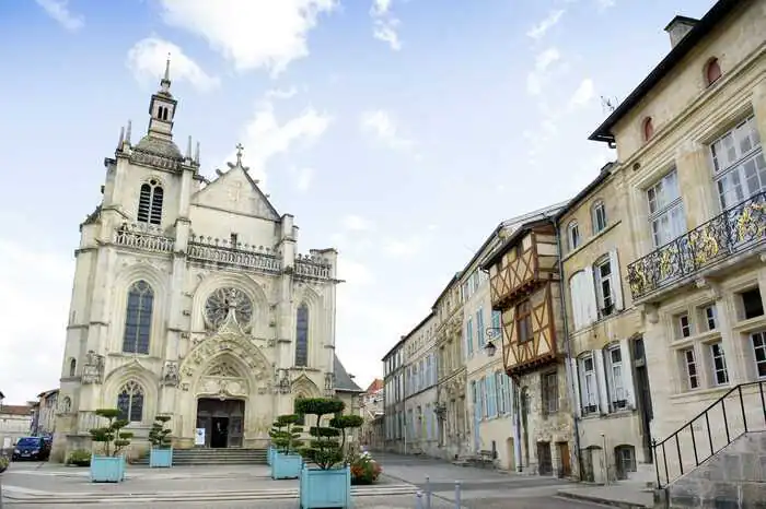 Visitez librement une église du XIVème siècle Église Saint-Etienne Bar-le-Duc