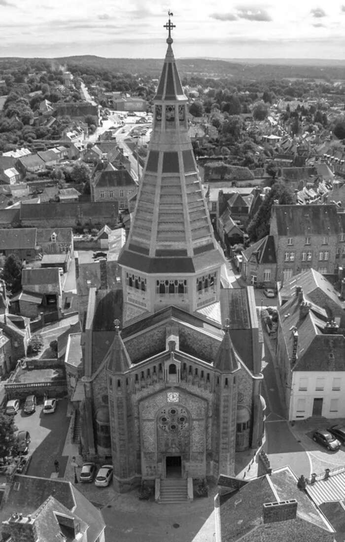 Visite libre de l'église Église Saint-Julien Domfront