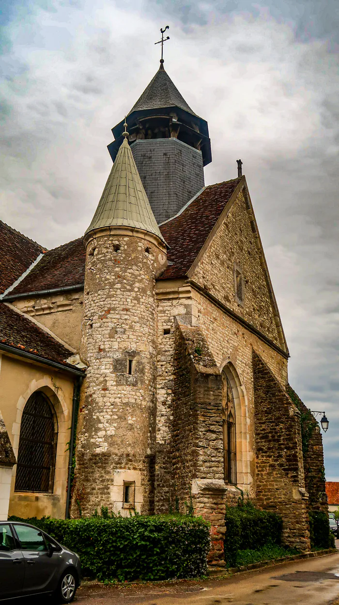 Visite de l’église Saint-Laurent de Chichery-la-Ville Église Saint-Laurent Chichery