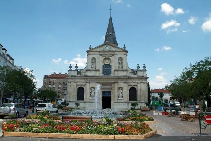 Eglise Saint-Pierre Saint-Paul Eglise Saint-Pierre Saint-Paul Rueil-Malmaison