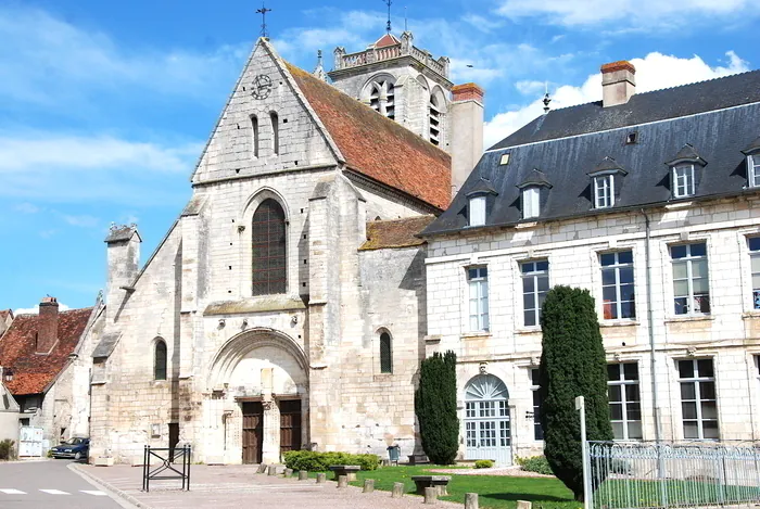 Visite de l'église Saint-Prix-Saint-Cot de Saint-Bris-le-Vineux Église Saint-Prix-Saint-Cot de Saint-Bris-le-Vineux Saint-Bris-le-Vineux