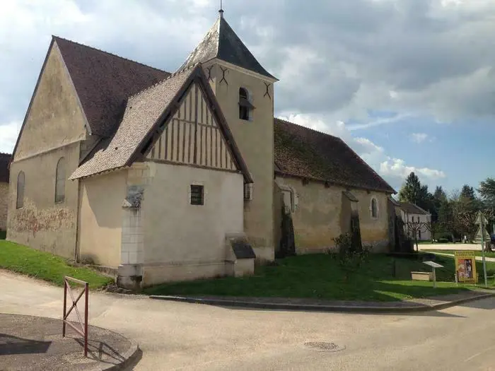 Visite de l'église Sainte-Geneviève de Lindry Église Sainte-Geneviève Lindry