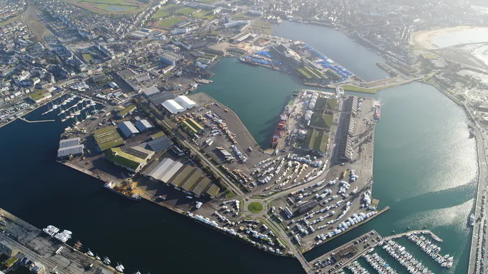 Visite du port de Saint-Malo en bus Esplanade de la Bourse à Saint-Malo Saint-Malo