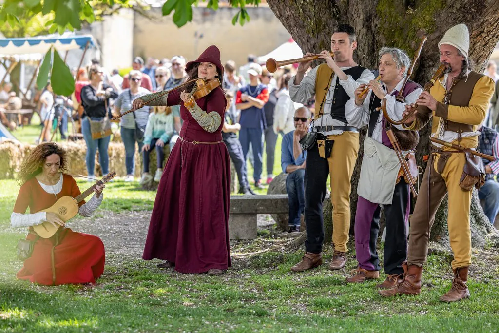 Théâtre de rue Fête des Bastides et du Vin