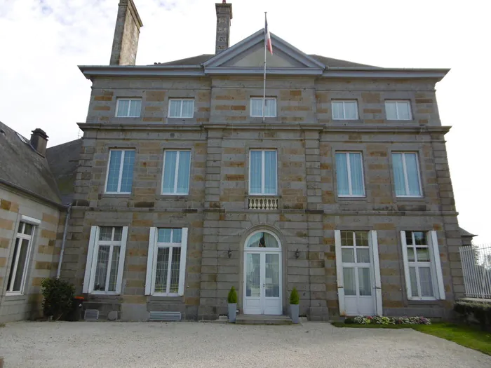 Visite libre de la résidence et du jardin Hôtel de la sous-préfecture de Vire Vire