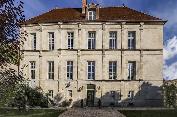 Visite guidée de l'extérieur et de l'intérieur de l'hôtel de Vaudricourt Hôtel de Vaudricourt Sens