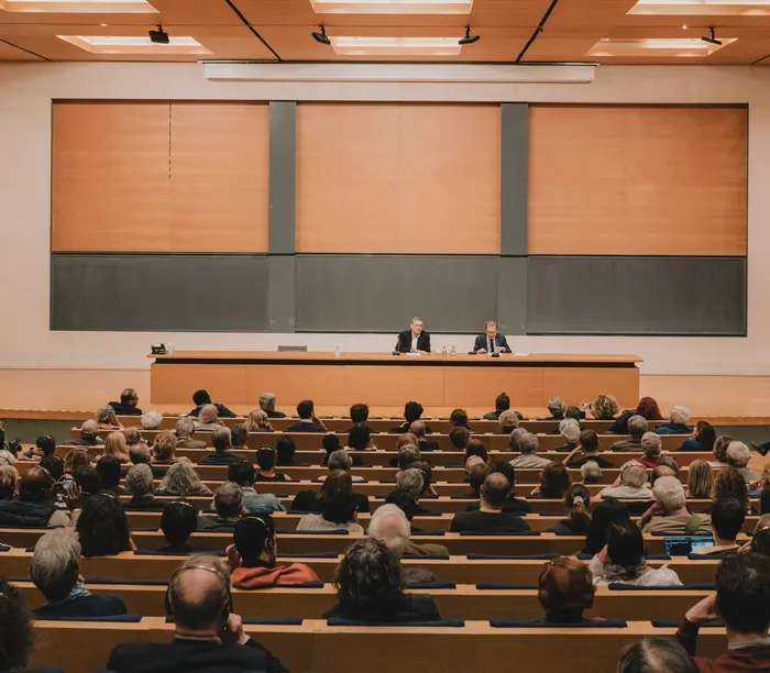 Mini-conférences des professeurs du Collège de France Institut des civilisations du Collège de France Paris