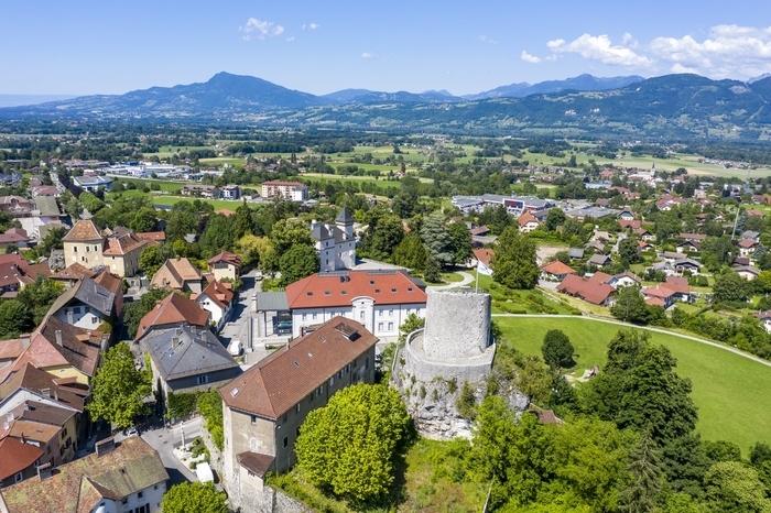 Tour des comtes de Genève Jardin Paul Français La Roche-sur-Foron