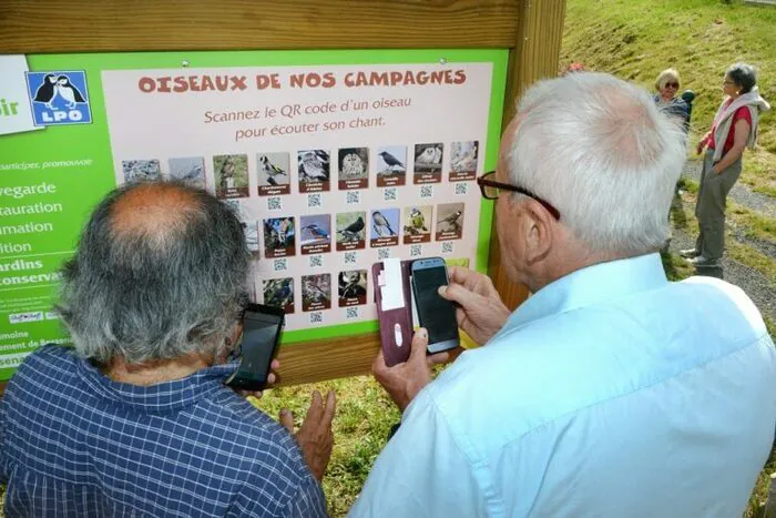 Découverte de jardins Refuges LPO pour la biodiversité à Bessenay La Cabane de la Drivonne Bessenay