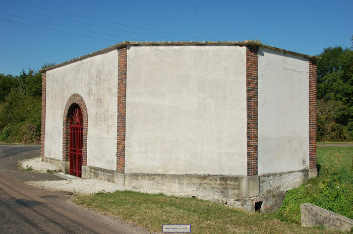 Visite du lavoir d'Esnon et bourse aux livres Lavoir du centre d'Esnon Esnon