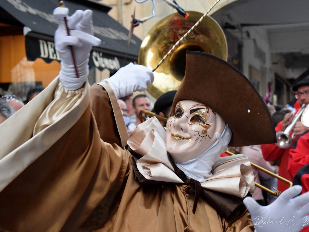 CARNAVAL DE LIMOUX 2025  "LES ESTABOUSITS" ET "LAS COUDENOS"