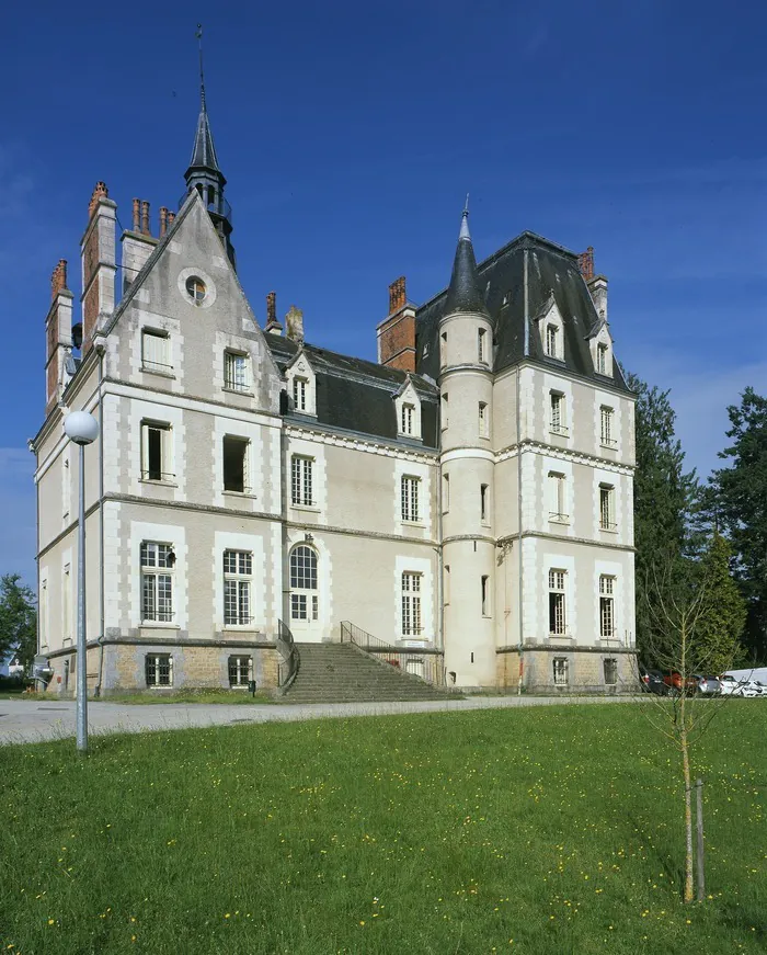 Visite du parc et du château de Magnac Laval Lycée agricole de Magnac-Laval Magnac-Laval