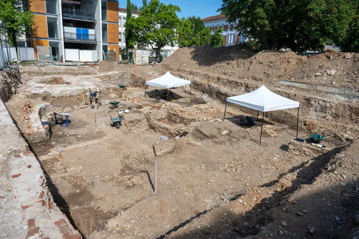 Sous les salles de classe : découvrez les fouilles archéologiques du lycée Clément Marot Lycée Clément Marot Cahors