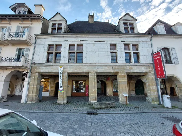 Visites contées de la Maison Carrée - insolite Maison Carrée Nay