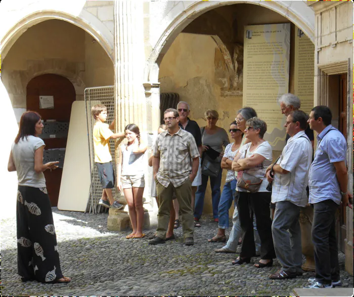 Visite contée de la Maison Carrée Maison Carrée Nay