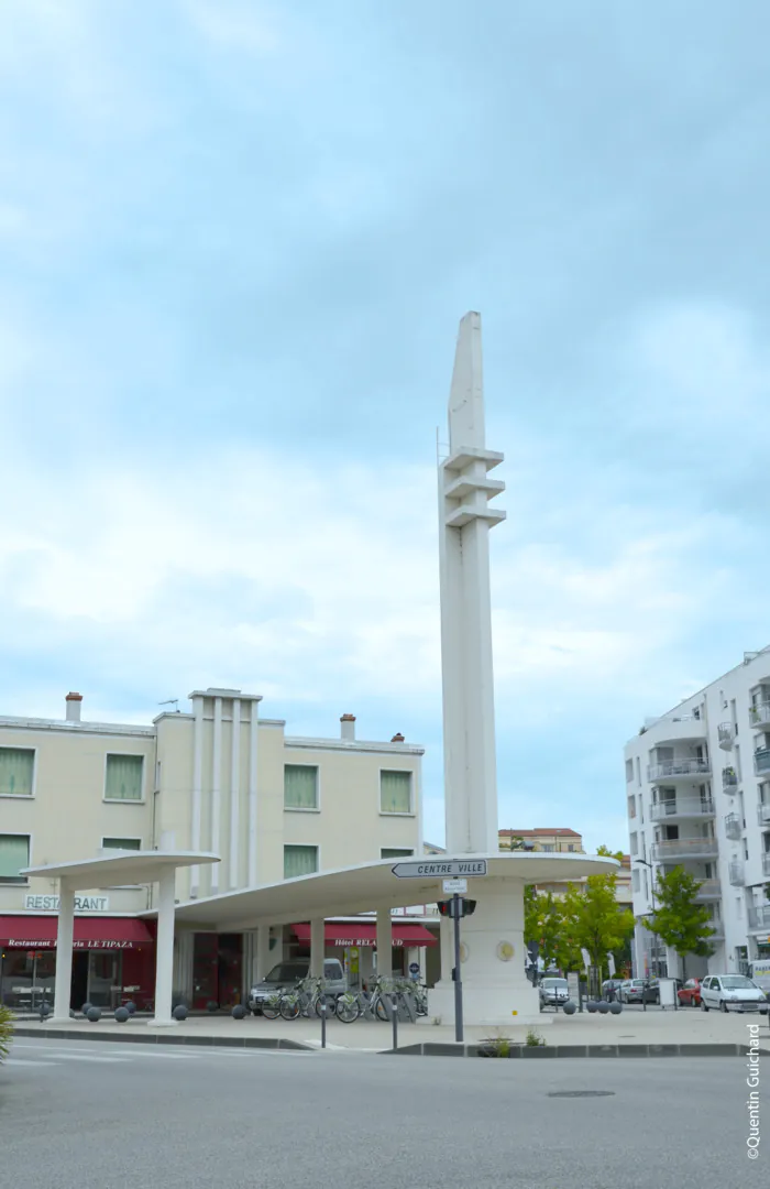 La route des vacances passe par Valence : histoire de la RN7 Maison des Têtes Valence