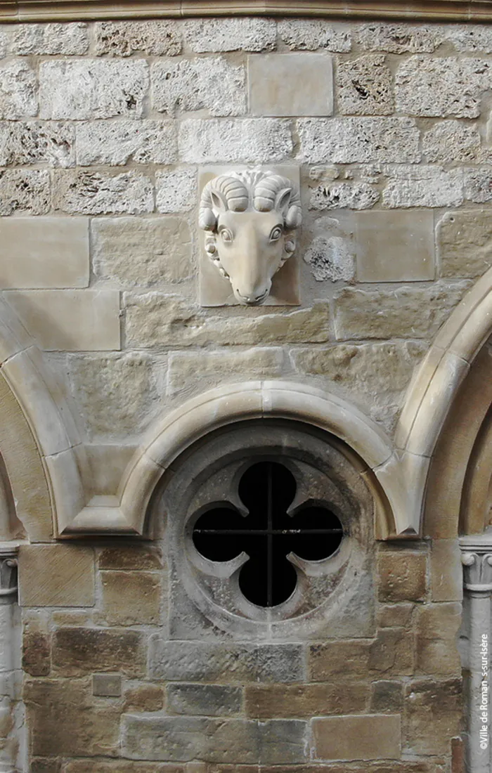 La Maison du Mouton et l'Hôtel de Loulle Maison du Mouton Romans-sur-Isère