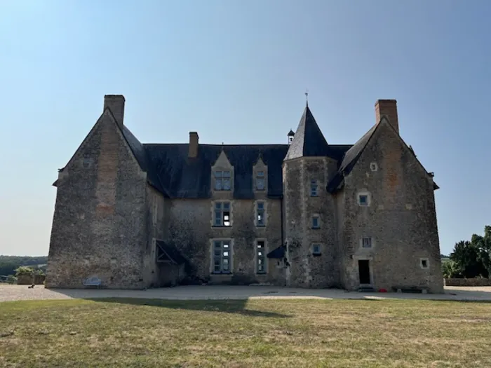 Manoir de Vrigné Manoir de Vrigné Juigné-sur-Sarthe