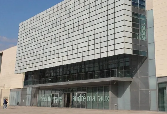 Visitez l'espace Jean Moulin et la médiathèque de Béziers Médiathèque André Malraux Béziers