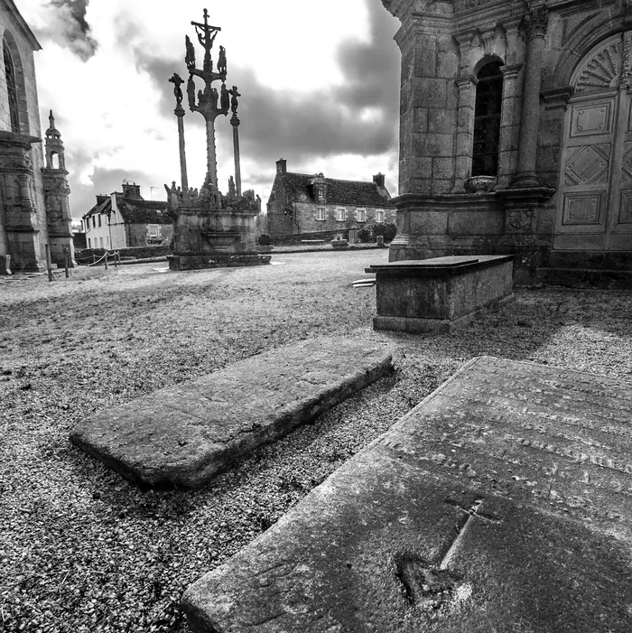 Conférence de Jean-Baptiste Seigneuric sur les enclos paroissiaux Médiathèque Saint-Thégonnec Loc-Eguiner