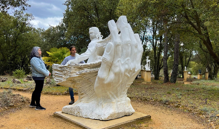 Visite du musée et visite de l'atelier en présence de l'artiste. MUSÉE À CIEL OUVERT MARIA DE FAYKOD Aups