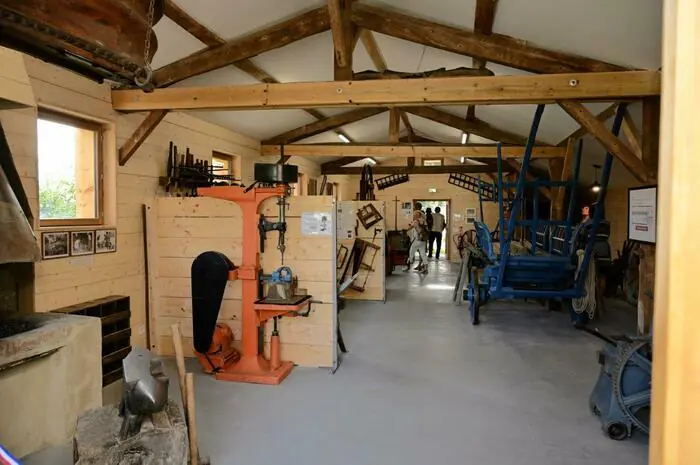 Visite guidée d'un atelier de charronnage Musée du charronnage Saint-Vérand