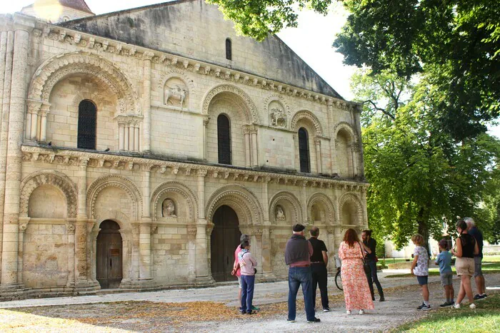 Visite guidée du parc du château de Surgères Parc du Château de Surgères Surgères