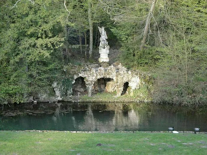 Visite libre et guidée du parc de la Grange aux Champs Parc du Domaine de La Grange aux Champs Nettancourt