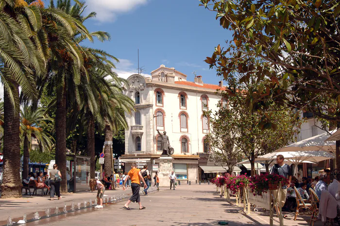 Visite commentée : « Une place nommée Arago » Place Arago Toulouges