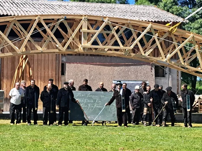 Atelier : « Les Compagnons du Devoir » Place de la mairie de Bérat Bérat