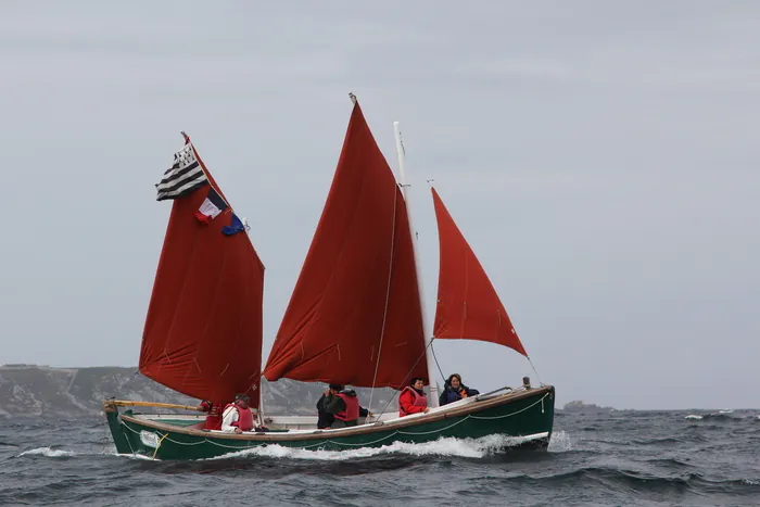 Sorties aux avirons dans le port de Camaret Ponton du Notic