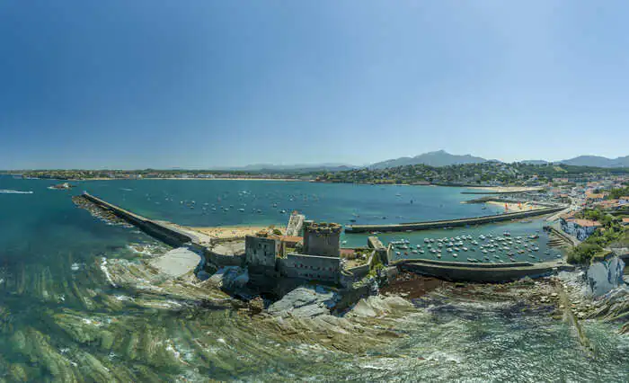 Exposition : « Le Fort de Socoa » Port de pêche Saint-Jean-de-Luz