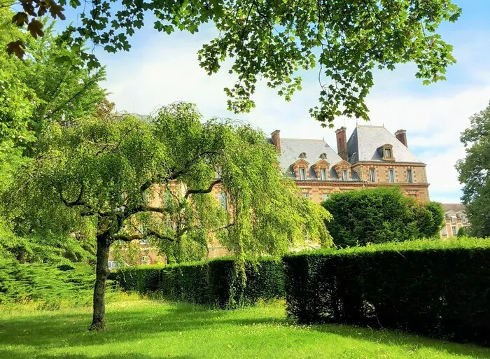 Visites guidées de l'hôtel préfectoral et du jardin de la préfecture Préfecture de Seine-et-Marne Melun