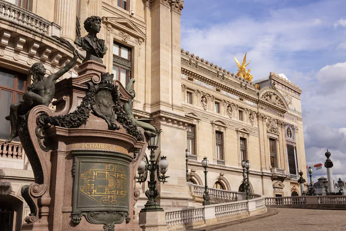 Balade guidée à l'Opéra RDV devant l'entrée principale du théâtre de la Comédie-Française Paris