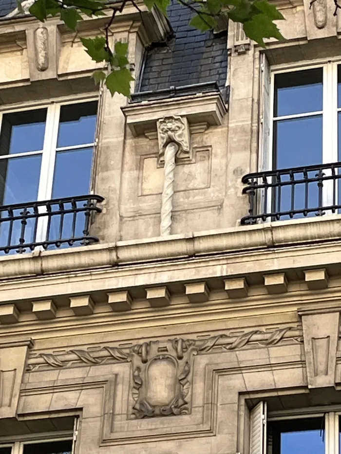 Le cheminement des gouttières Rendez-vous circuit - Mairie du VIIe arrondissement de Paris Paris