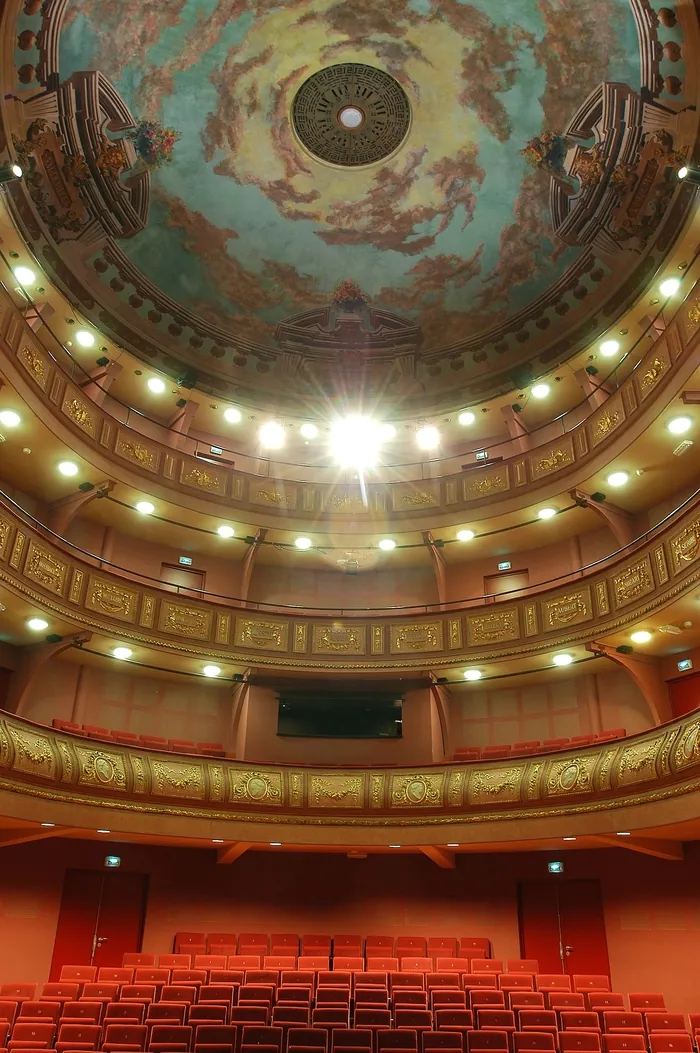 Entrez dans les coulisses du théâtre de la ville de Valence Théâtre de la Ville de Valence Valence