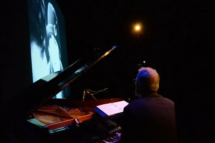 CINÉ-CONCERT « CHARLOT FESTIVAL » par le duo Vesterman-Bjurström Théâtre des Arcades de Buc Buc