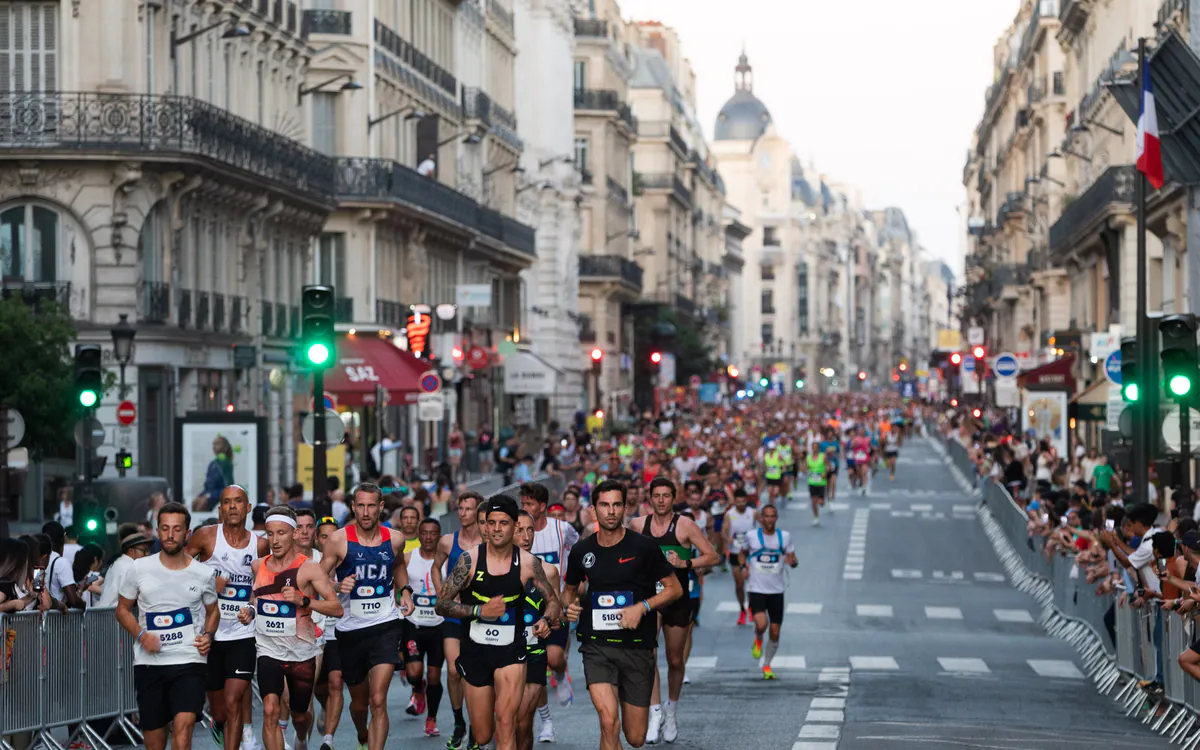 10km HOKA Paris Centre Place du Palais Royal Paris