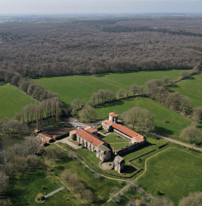 Visite guidée de l'Abbaye de La Grainetière 85500 Les Herbiers Abbaye de la grainetière Les Herbiers