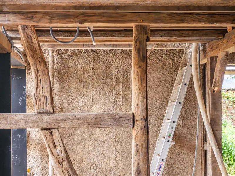 Table ronde Rénover une maison à pans-de-bois aujourd'hui