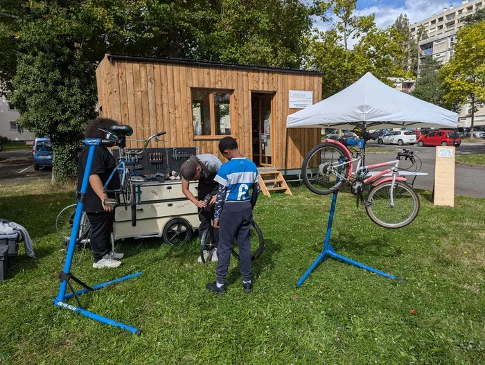 Atelier réparation de vélo avec la Petite Rennes ! Atelier des transitions Rennes