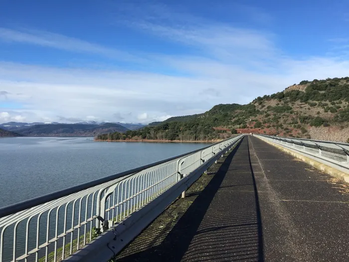 Visite guidée de l'extérieur du barrage du Salagou Barrage du Salagou Clermont-l'Hérault