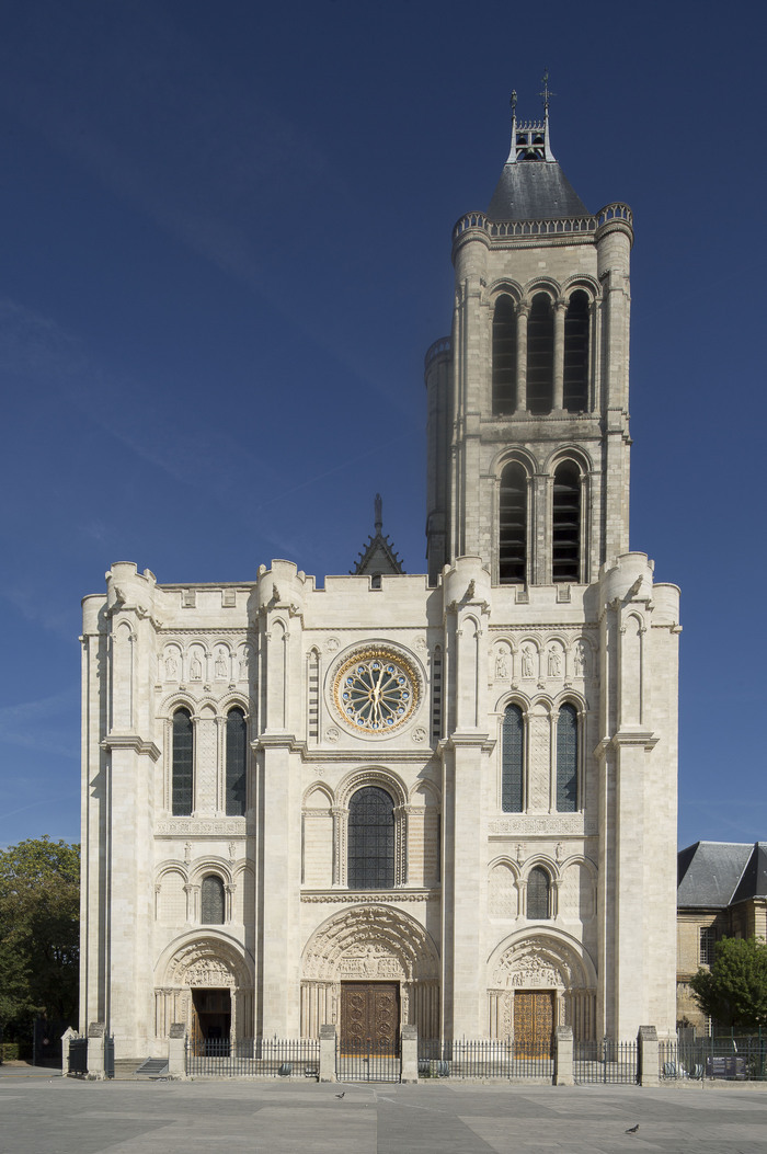 Style gothique et architecture de lumière Basilique cathédrale Saint-Denis Saint-Denis